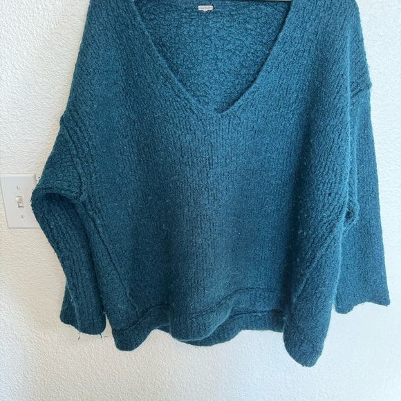 Free People Women's S Lofty Chunky Boucle Knit Oversized Drop Shoulder Sweater - Picture 4 of 10